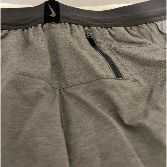Nike Mens Dri-Fit Grey Running Short - Picture 3 of 9